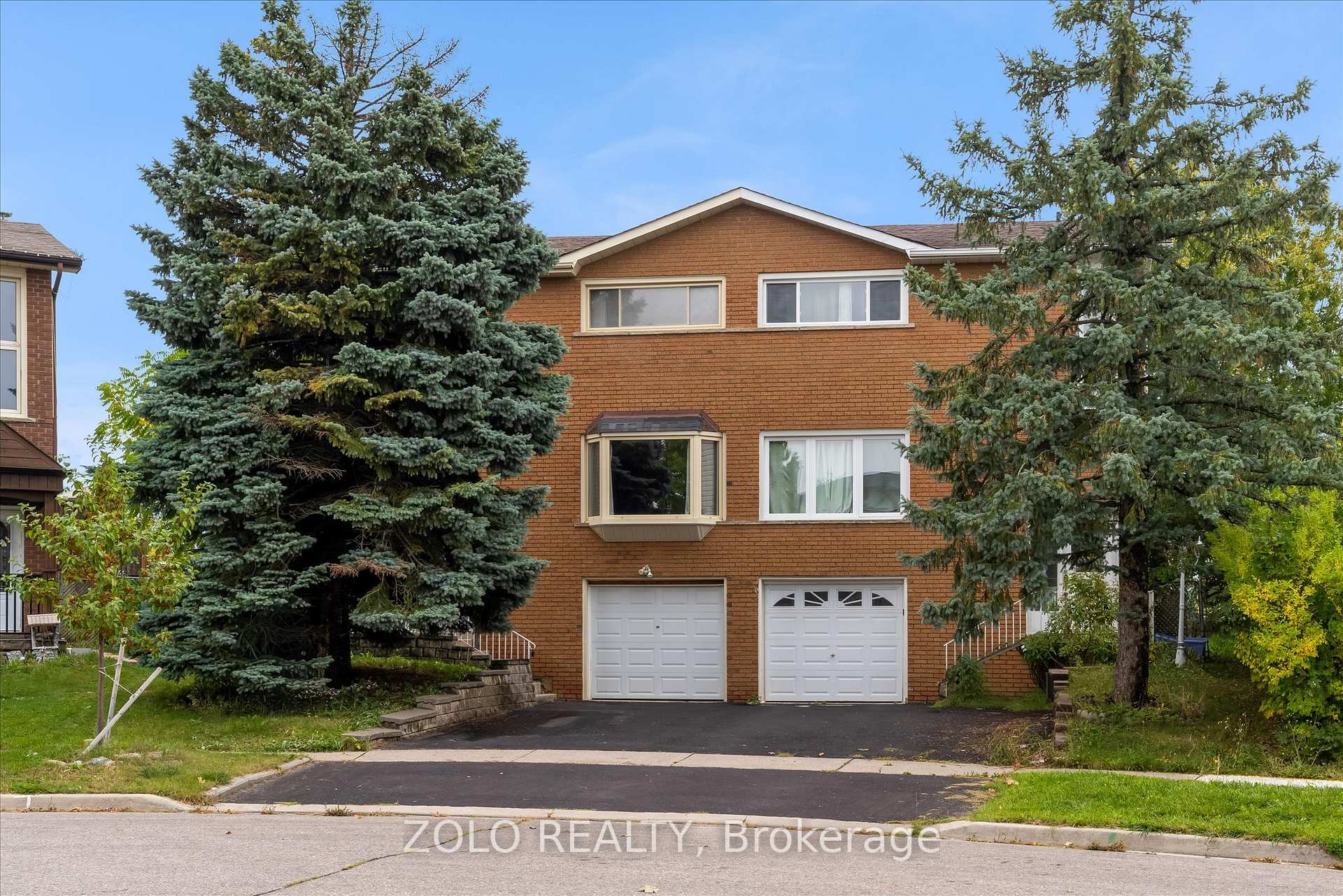Photo 1 of 29 Newlyn Crescent, Brampton, Brampton North — HOMEH
