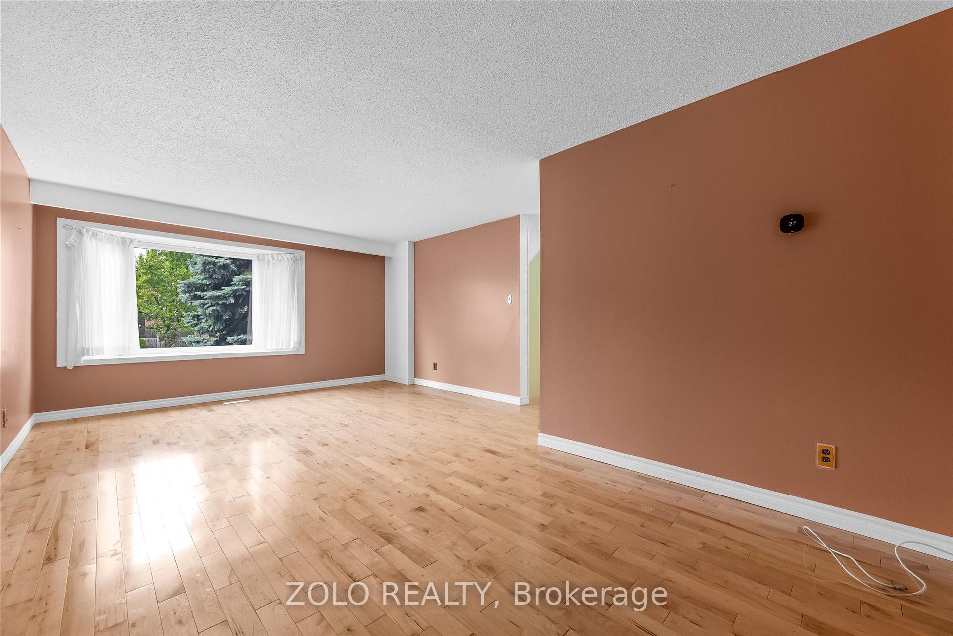 Photo 12 of 29 Newlyn Crescent, Brampton, Brampton North — HOMEH