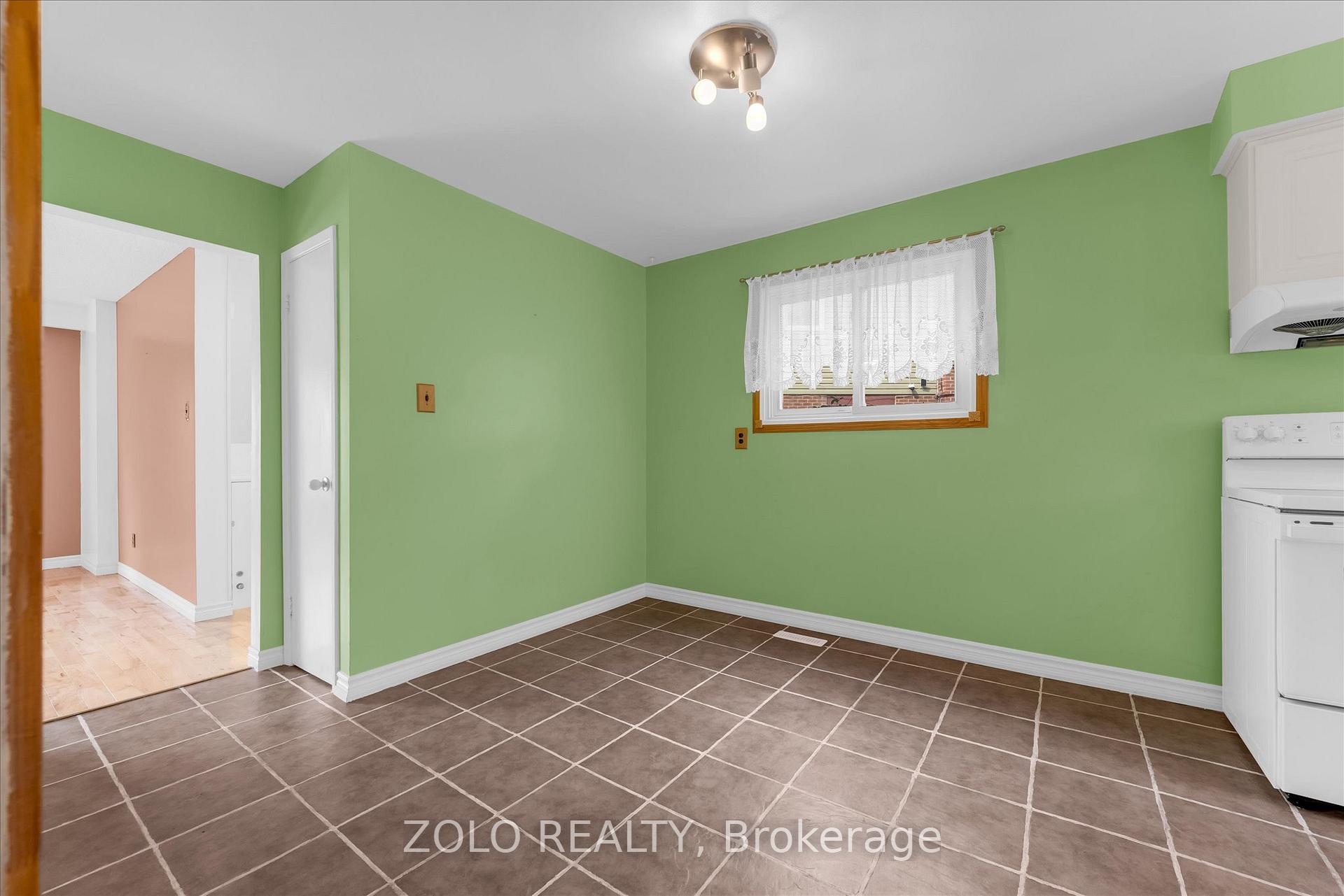 Photo 23 of 29 Newlyn Crescent, Brampton, Brampton North — HOMEH