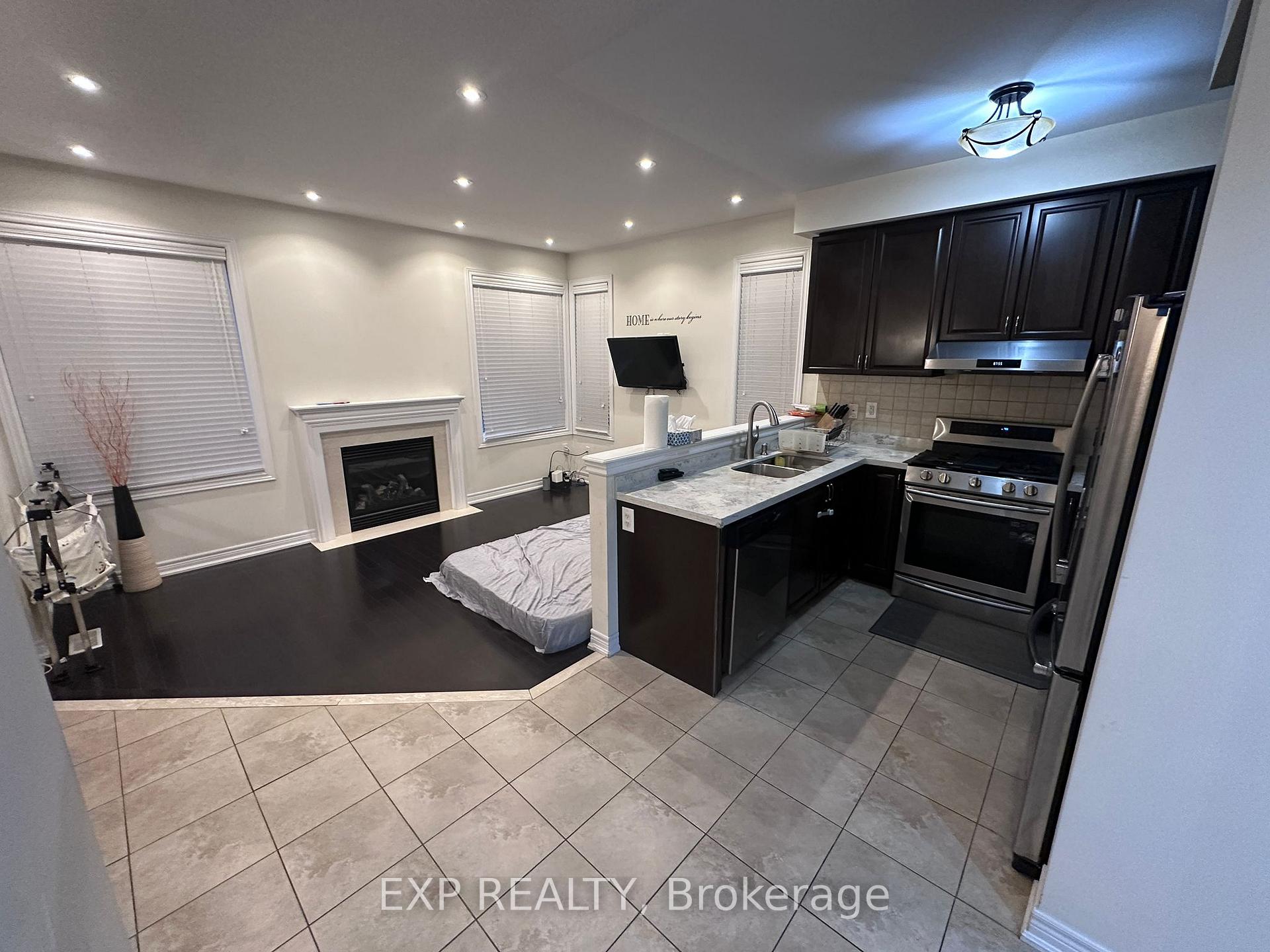 Photo 5 of 89 Relton Circle, Brampton, Vales of Castlemore — HOMEH