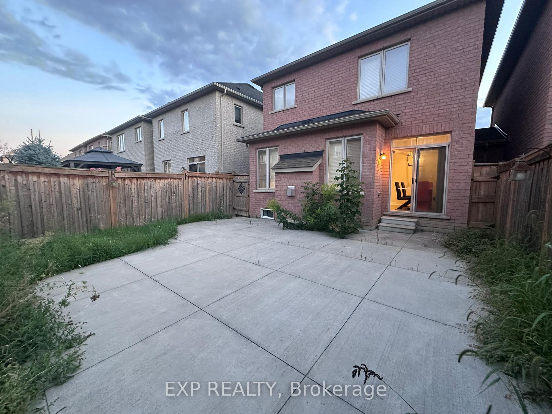 Photo 17 of 89 Relton Circle, Brampton, Vales of Castlemore — HOMEH