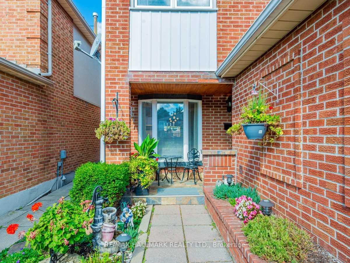 Photo 3 of 118 Andrea Lane, Vaughan, East Woodbridge — HOMEH