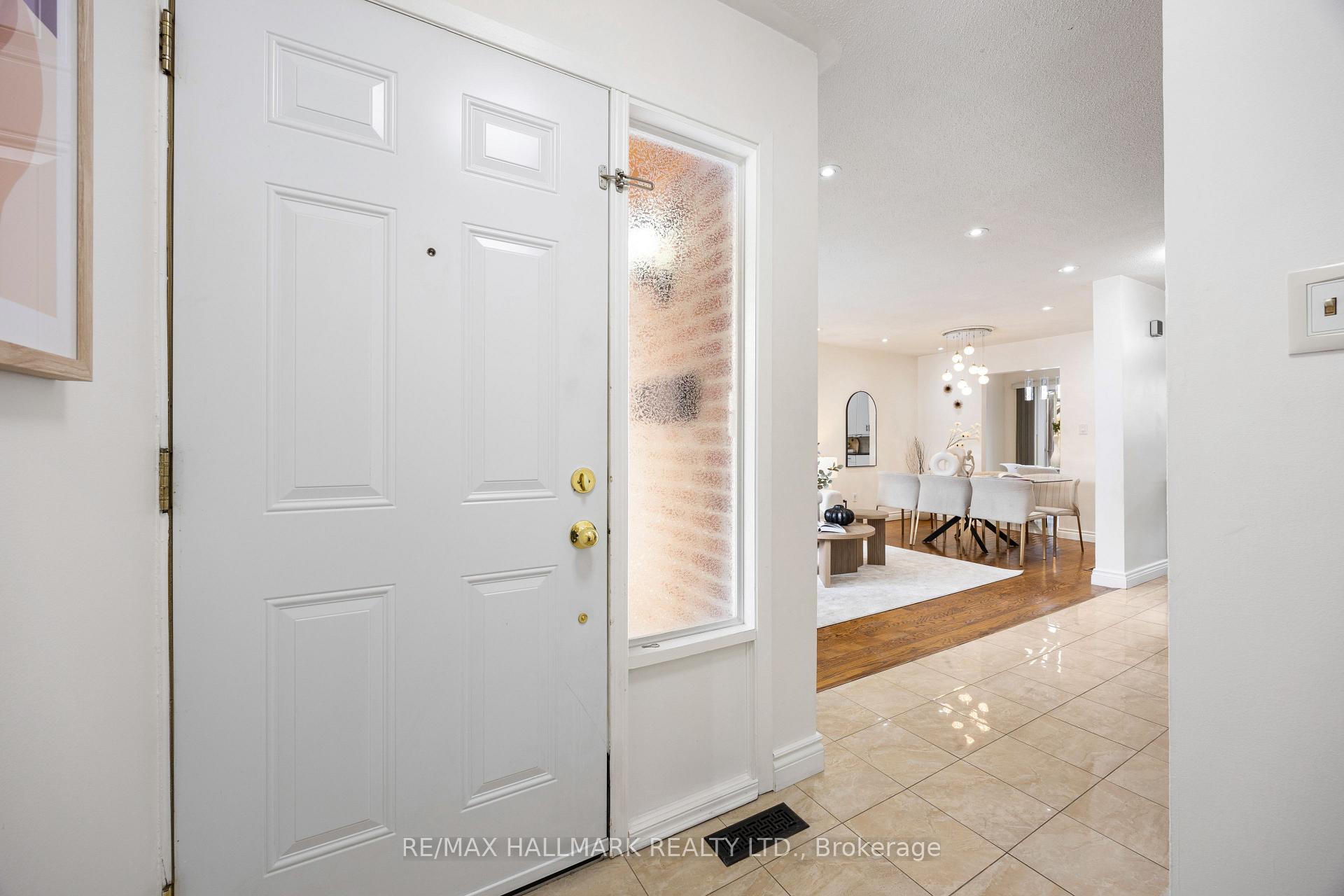 Photo 8 of 118 Andrea Lane, Vaughan, East Woodbridge — HOMEH