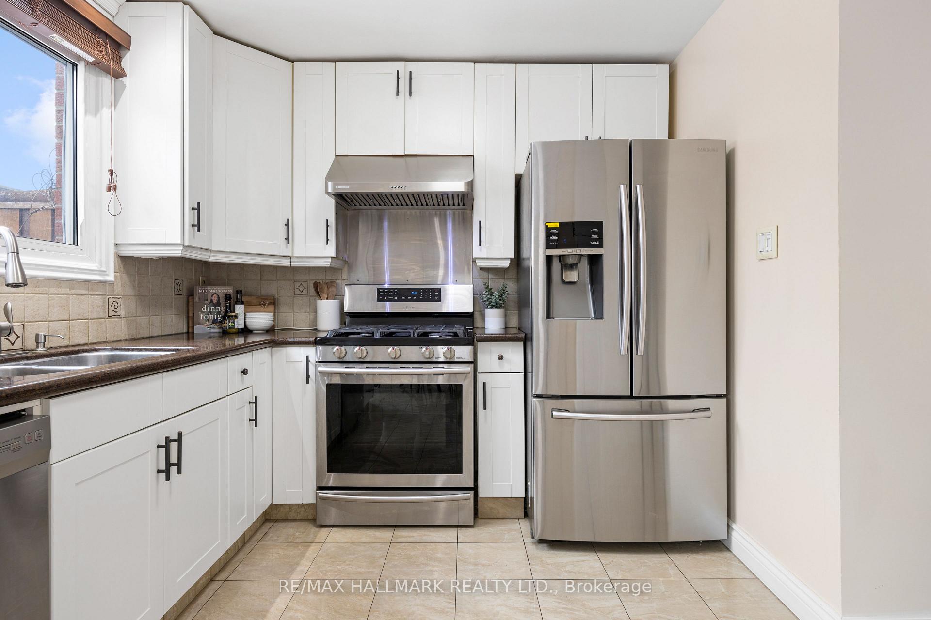 Photo 14 of 118 Andrea Lane, Vaughan, East Woodbridge — HOMEH