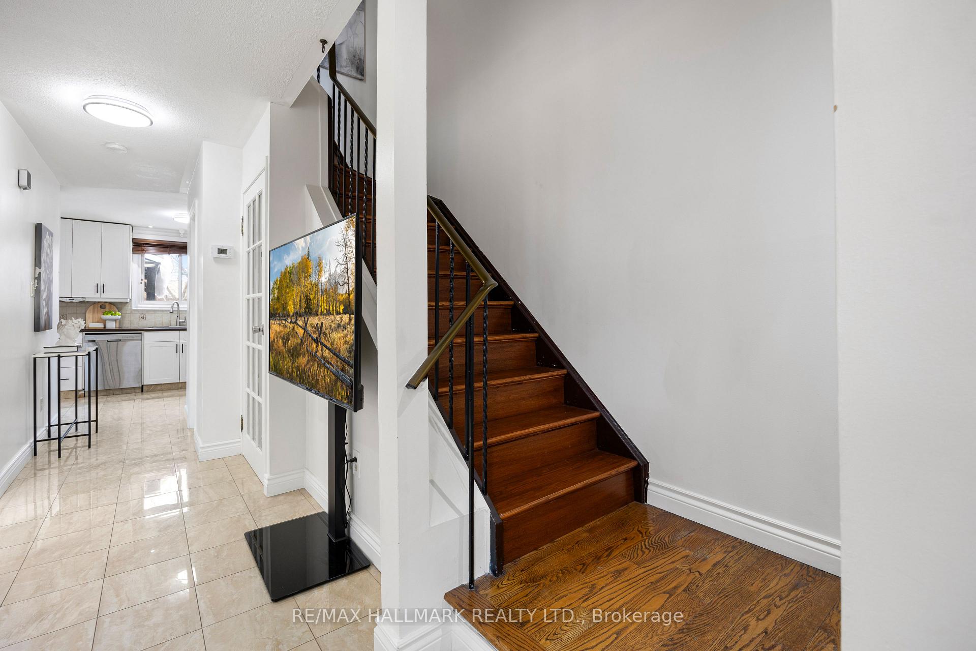 Photo 18 of 118 Andrea Lane, Vaughan, East Woodbridge — HOMEH