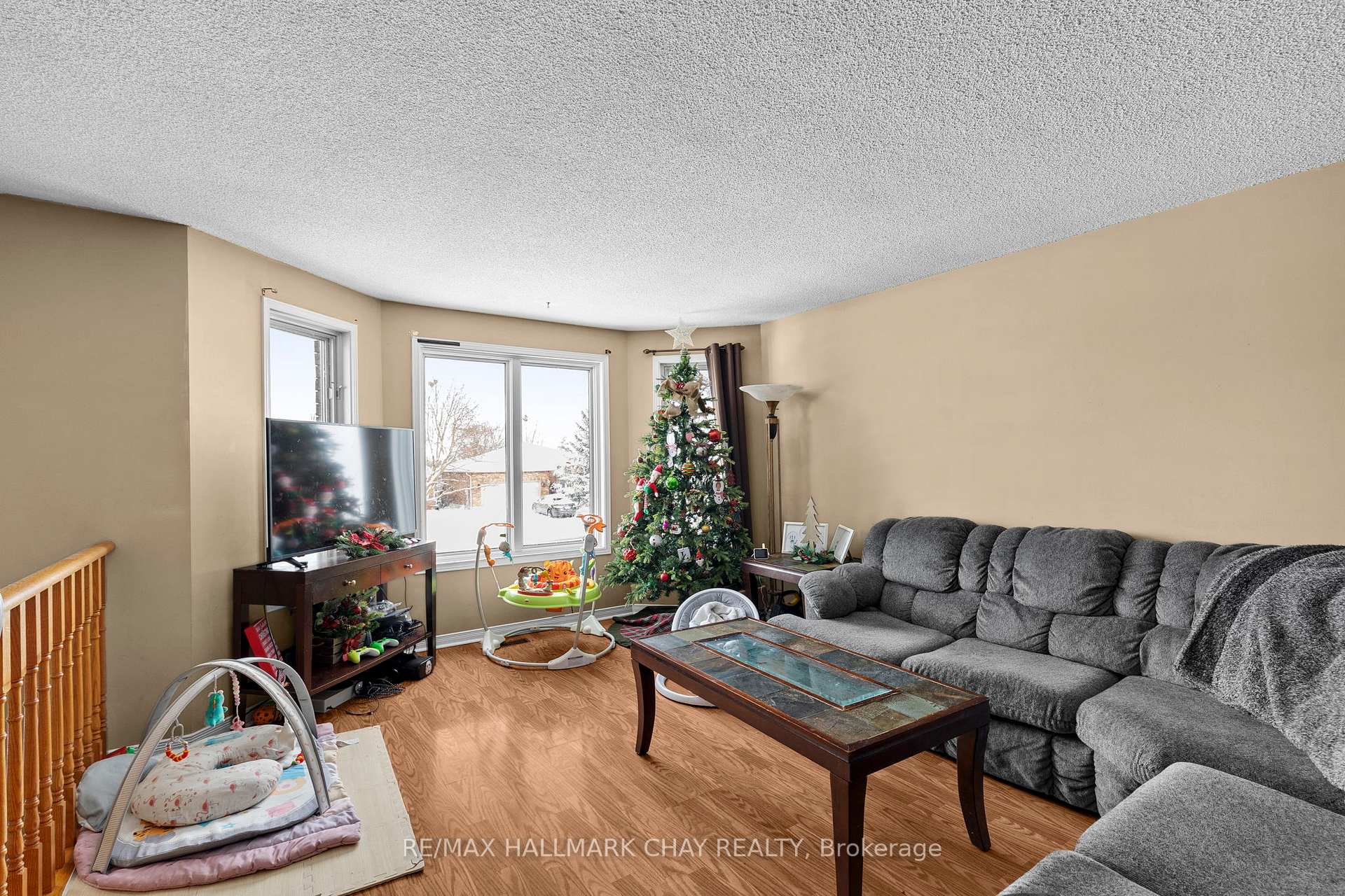 Photo 5 of 548 Leacock Drive, Barrie, Northwest — HOMEH