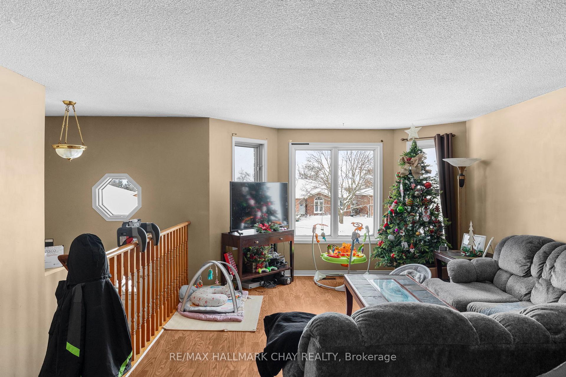 Photo 17 of 548 Leacock Drive, Barrie, Northwest — HOMEH