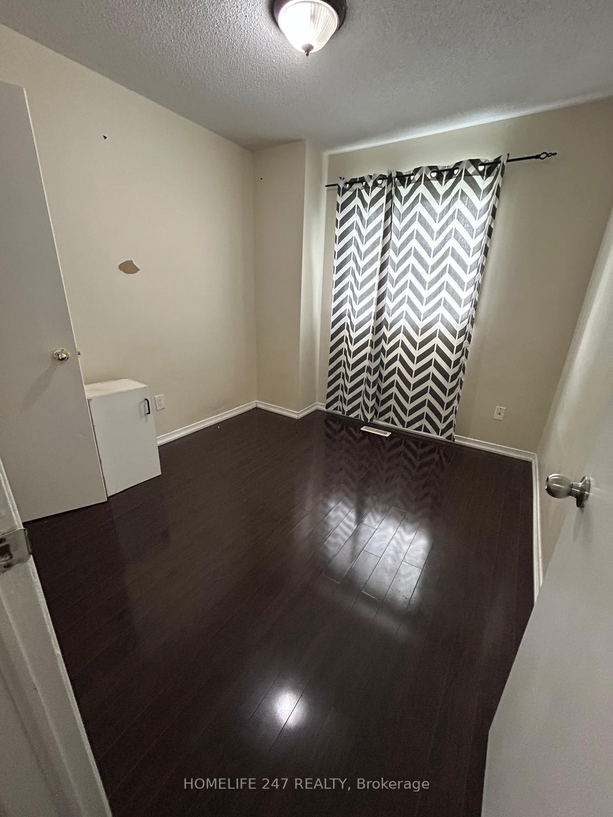 Photo 31 of 52 Tulip Drive, Brampton, Fletcher's Creek South — HOMEH