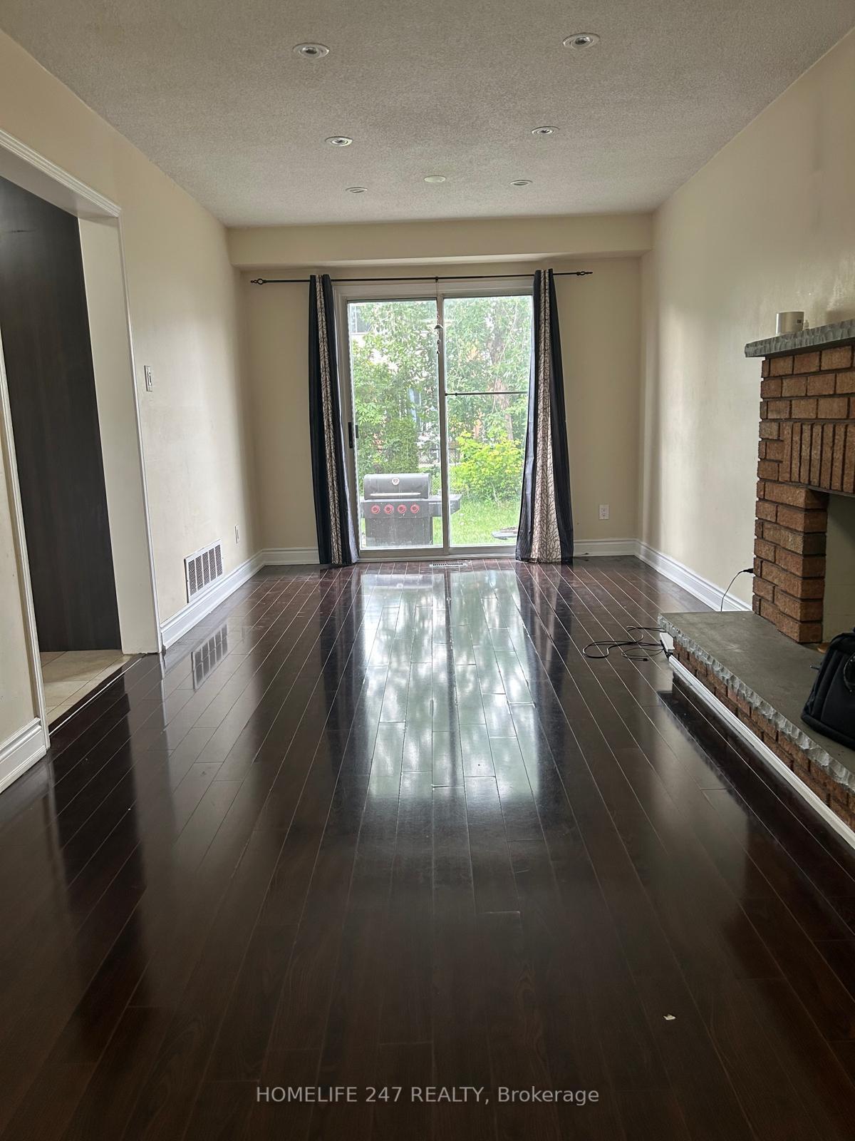 Photo 32 of 52 Tulip Drive, Brampton, Fletcher's Creek South — HOMEH