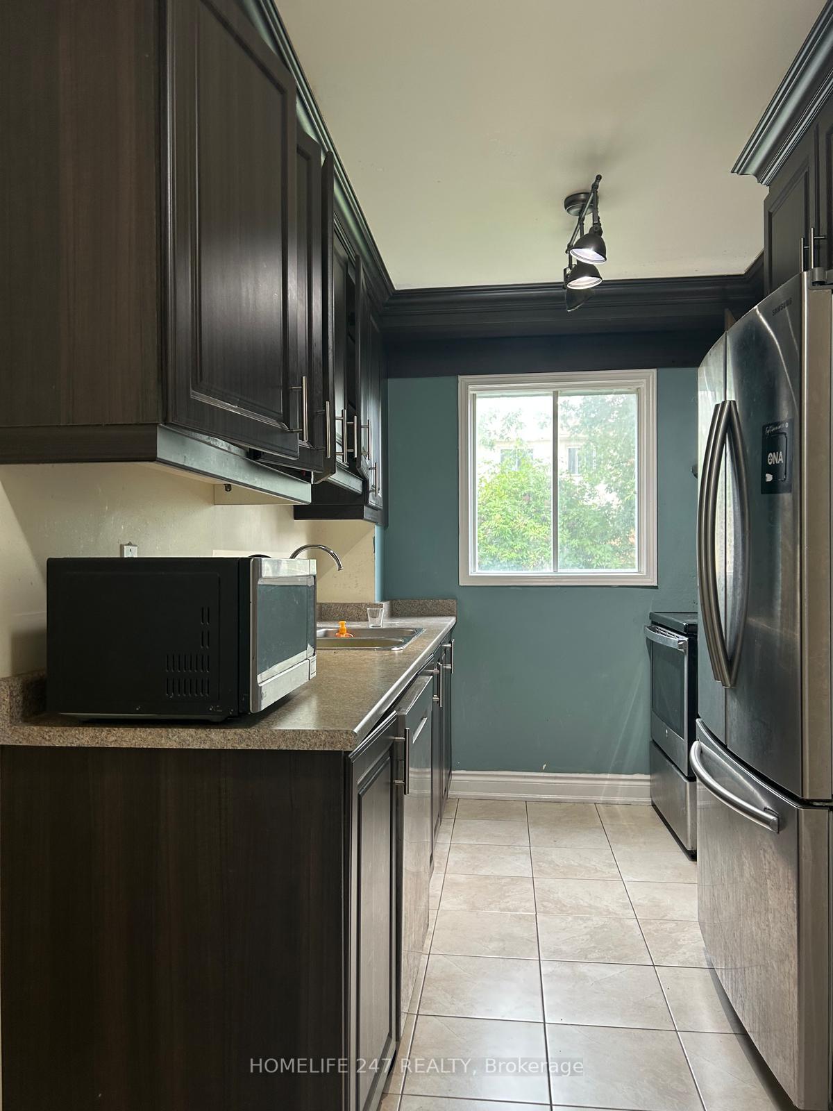 Photo 18 of 52 Tulip Drive, Brampton, Fletcher's Creek South — HOMEH