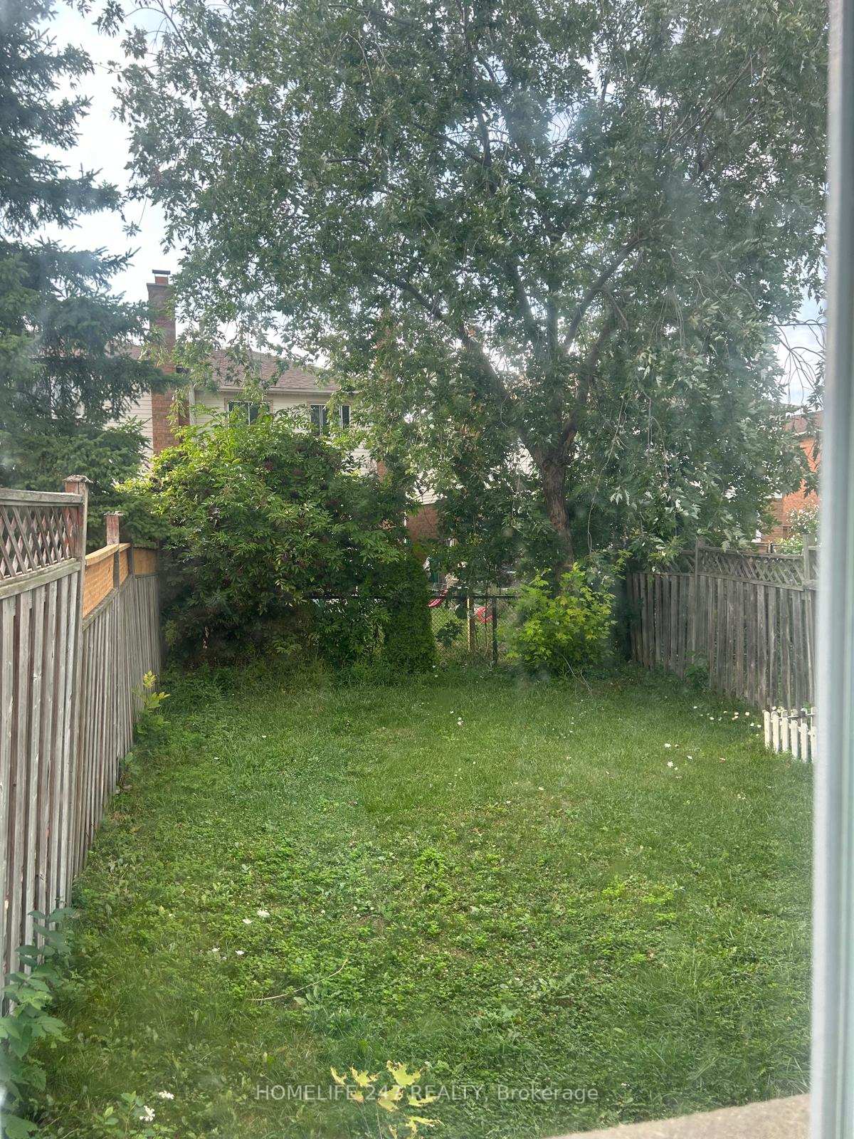 Photo 19 of 52 Tulip Drive, Brampton, Fletcher's Creek South — HOMEH