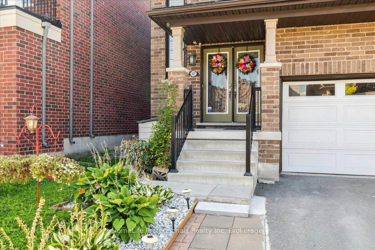 Photo 8 of 107 Pagebrook Crescent, Hamilton, Stoney Creek Mountain — HOMEH