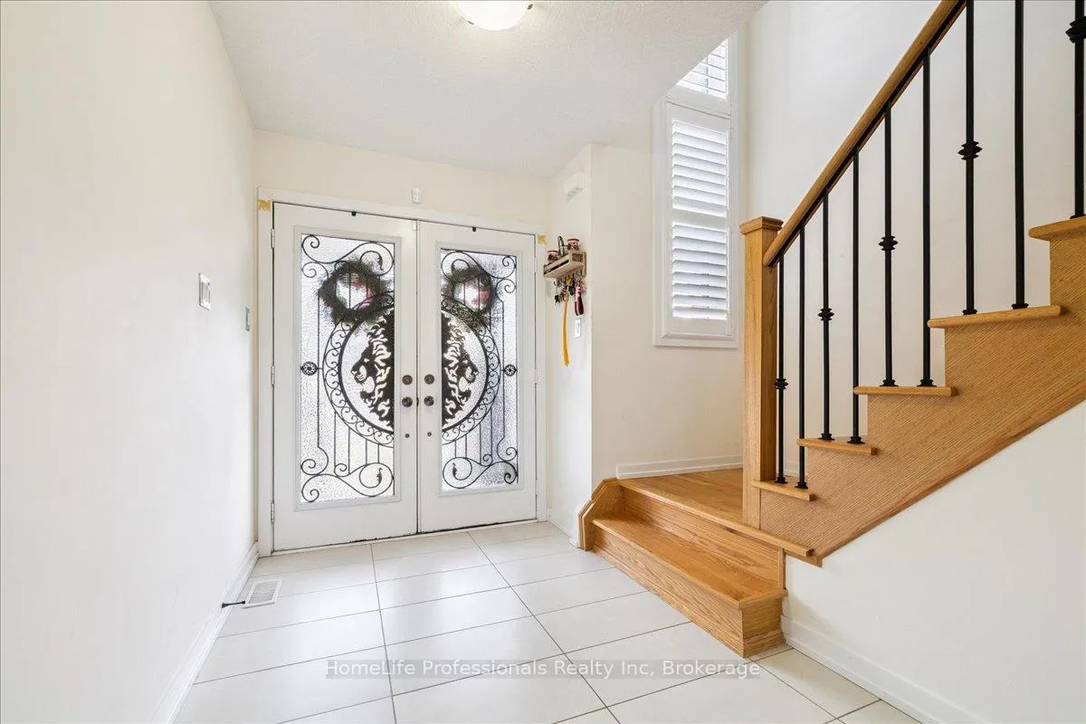 Photo 9 of 107 Pagebrook Crescent, Hamilton, Stoney Creek Mountain — HOMEH