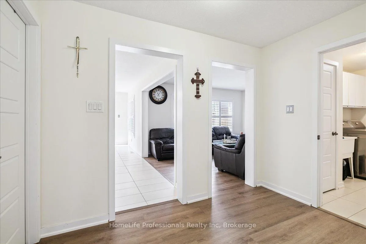 Photo 18 of 107 Pagebrook Crescent, Hamilton, Stoney Creek Mountain — HOMEH
