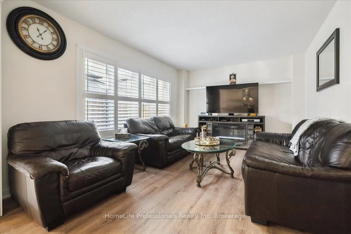 Photo 20 of 107 Pagebrook Crescent, Hamilton, Stoney Creek Mountain — HOMEH