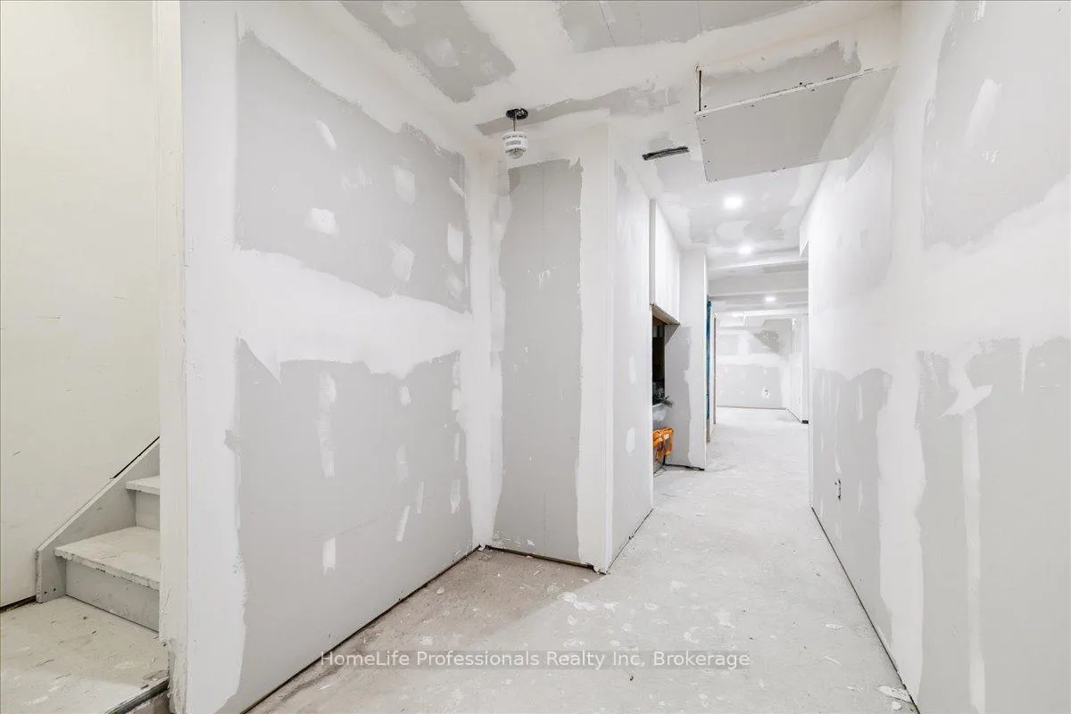 Photo 67 of 107 Pagebrook Crescent, Hamilton, Stoney Creek Mountain — HOMEH