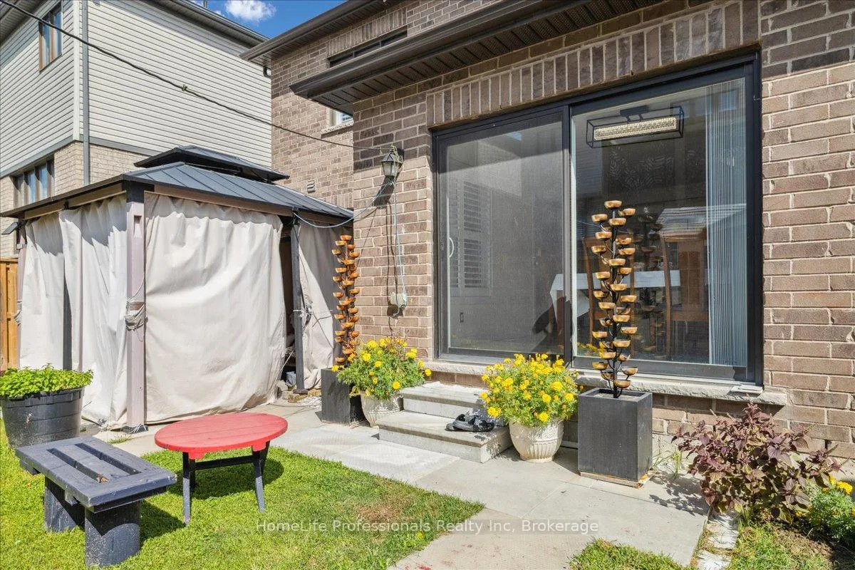 Photo 73 of 107 Pagebrook Crescent, Hamilton, Stoney Creek Mountain — HOMEH