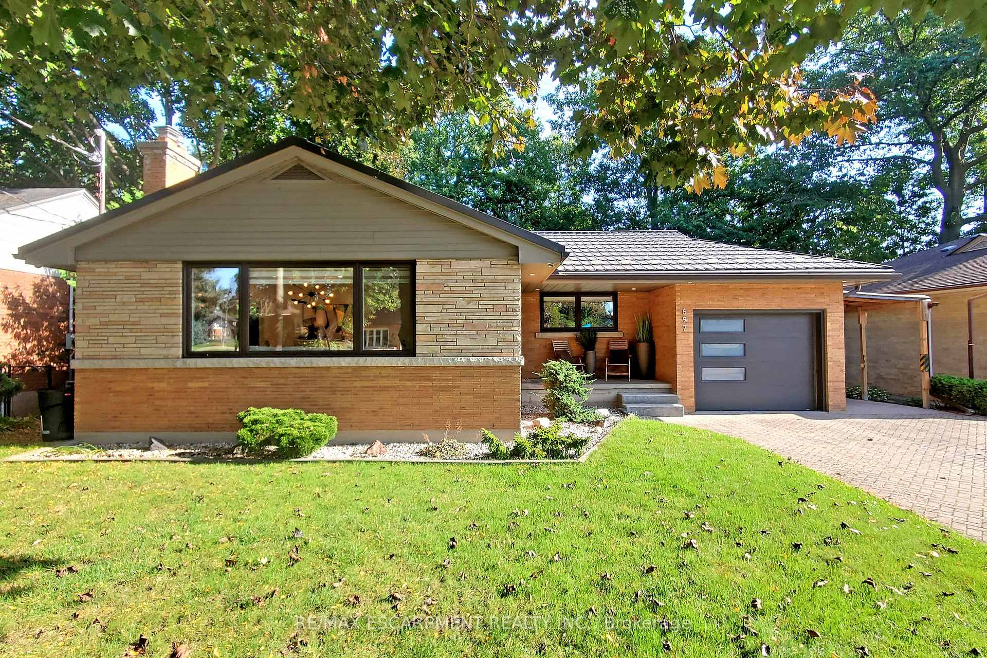 Photo 1 of 697 George Street, Burlington, Brant — HOMEH