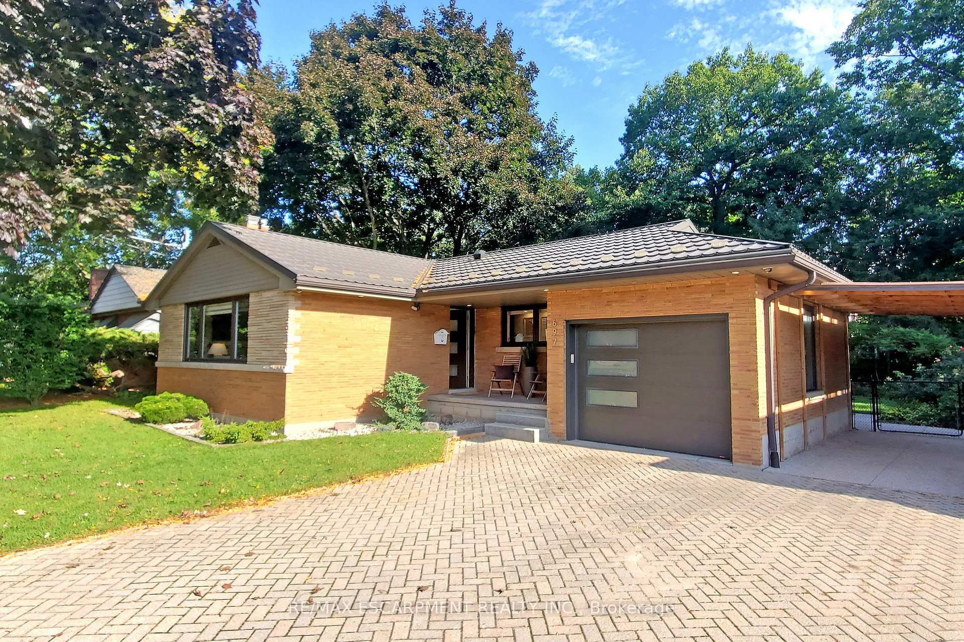 Photo 2 of 697 George Street, Burlington, Brant — HOMEH
