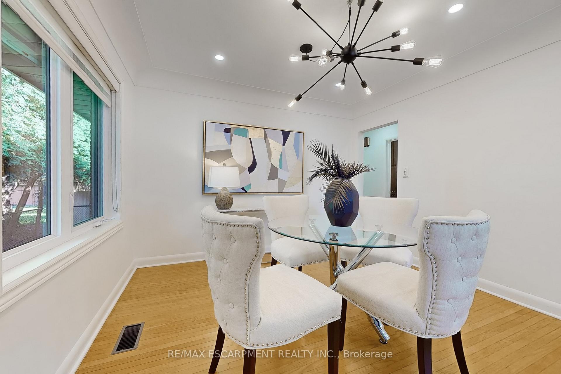 Photo 9 of 697 George Street, Burlington, Brant — HOMEH