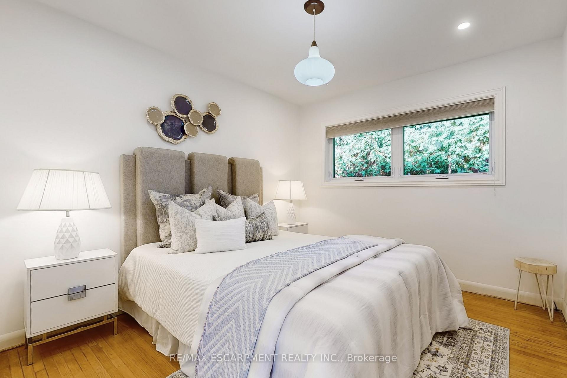 Photo 18 of 697 George Street, Burlington, Brant — HOMEH