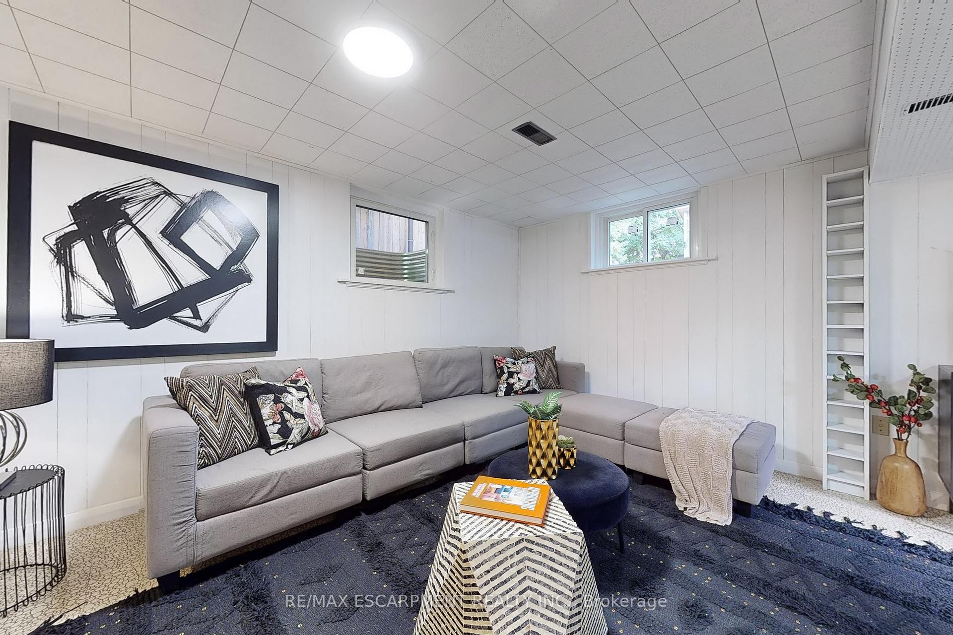 Photo 24 of 697 George Street, Burlington, Brant — HOMEH