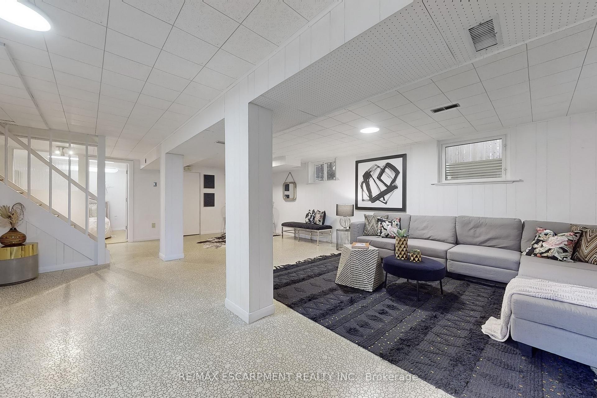 Photo 26 of 697 George Street, Burlington, Brant — HOMEH