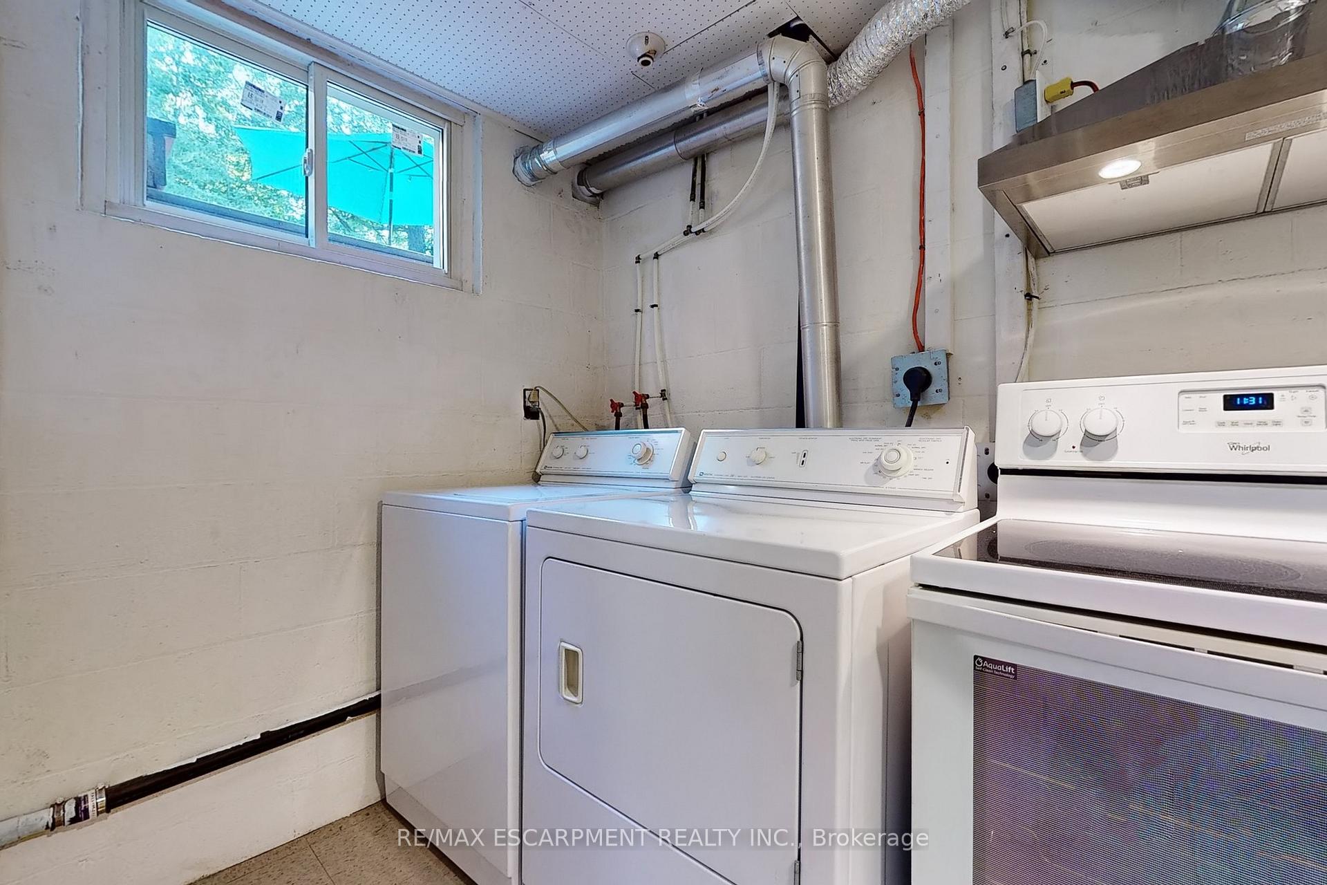 Photo 30 of 697 George Street, Burlington, Brant — HOMEH
