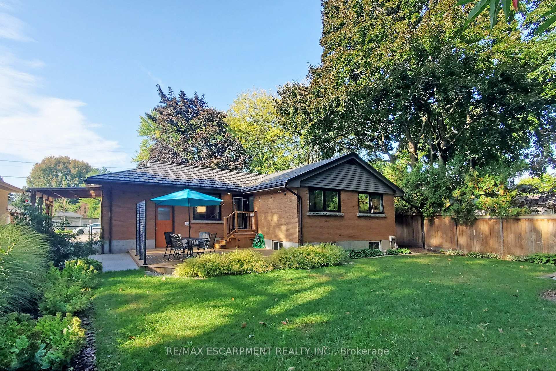 Photo 37 of 697 George Street, Burlington, Brant — HOMEH