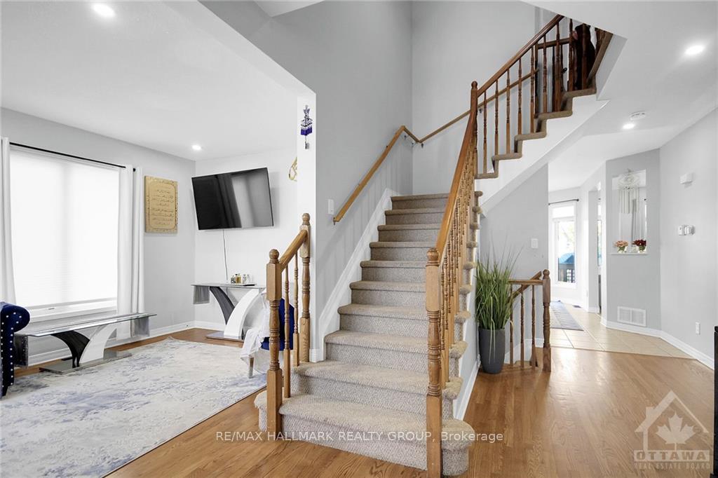 Photo 3 of 158 Lamplighters Drive, Ottawa, Barrhaven - Cedargrove/Fraserdale — HOMEH