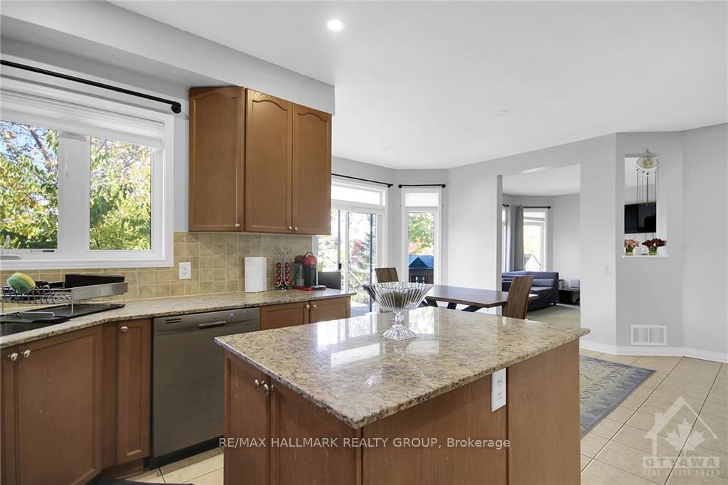Photo 8 of 158 Lamplighters Drive, Ottawa, Barrhaven - Cedargrove/Fraserdale — HOMEH