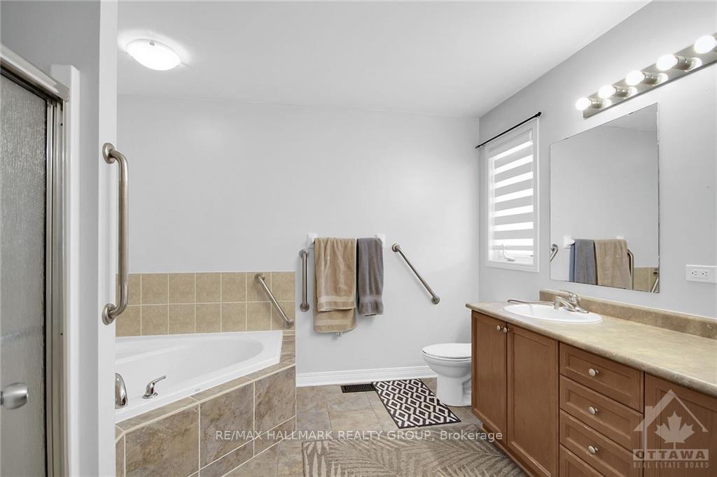 Photo 16 of 158 Lamplighters Drive, Ottawa, Barrhaven - Cedargrove/Fraserdale — HOMEH