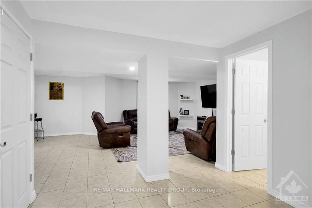 Photo 24 of 158 Lamplighters Drive, Ottawa, Barrhaven - Cedargrove/Fraserdale — HOMEH