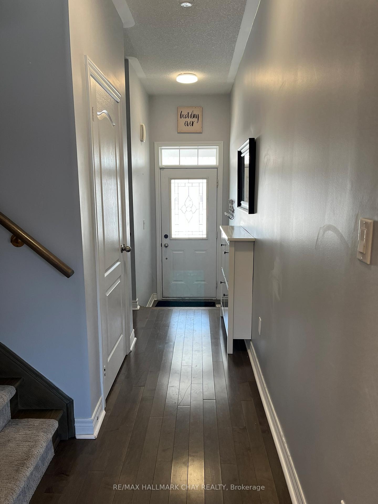Photo 2 of 64 Pearcey Crescent, Barrie, Bayfield — HOMEH