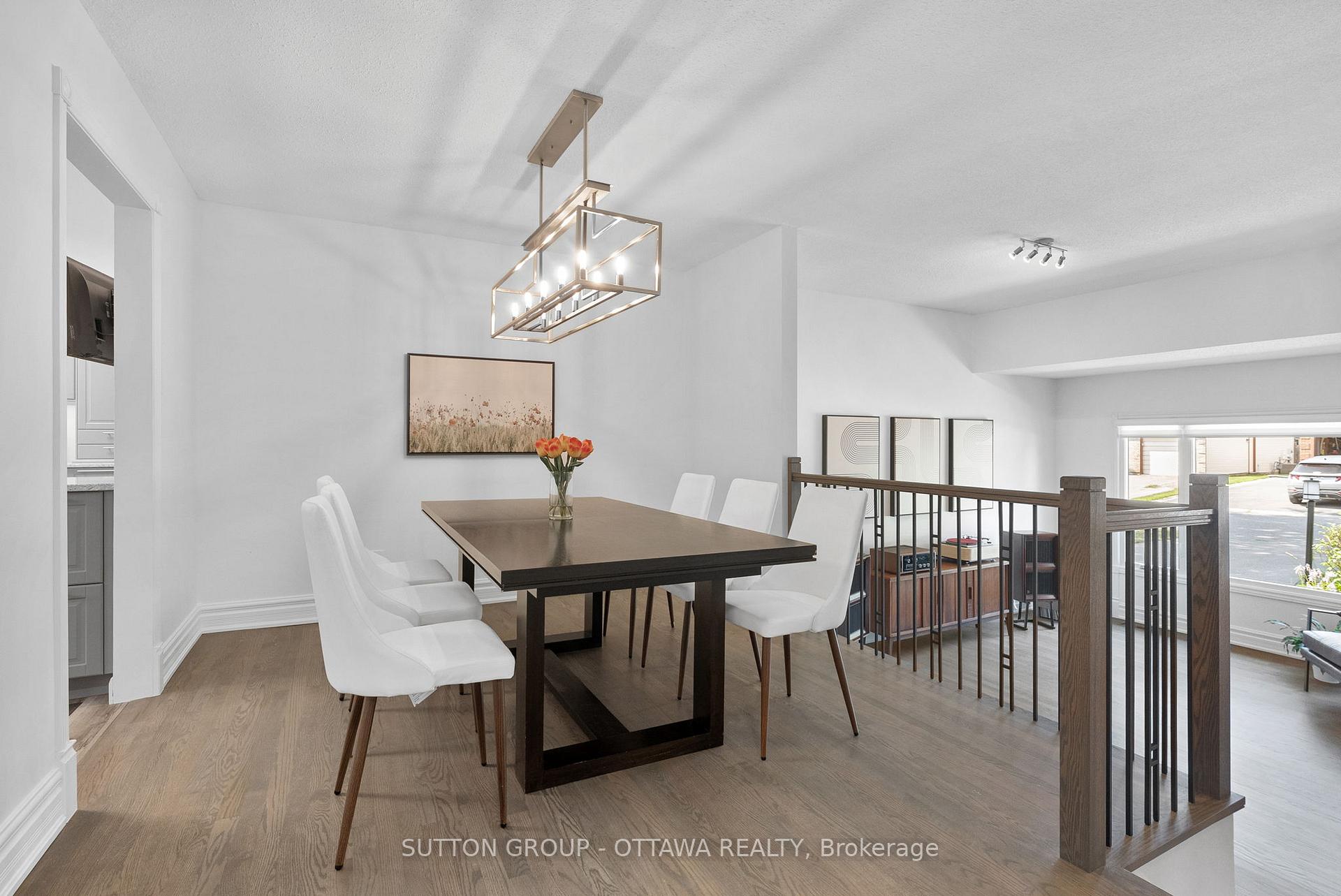 Photo 6 of 32 Flint Court, Ottawa, Barrhaven - Pheasant Run — HOMEH