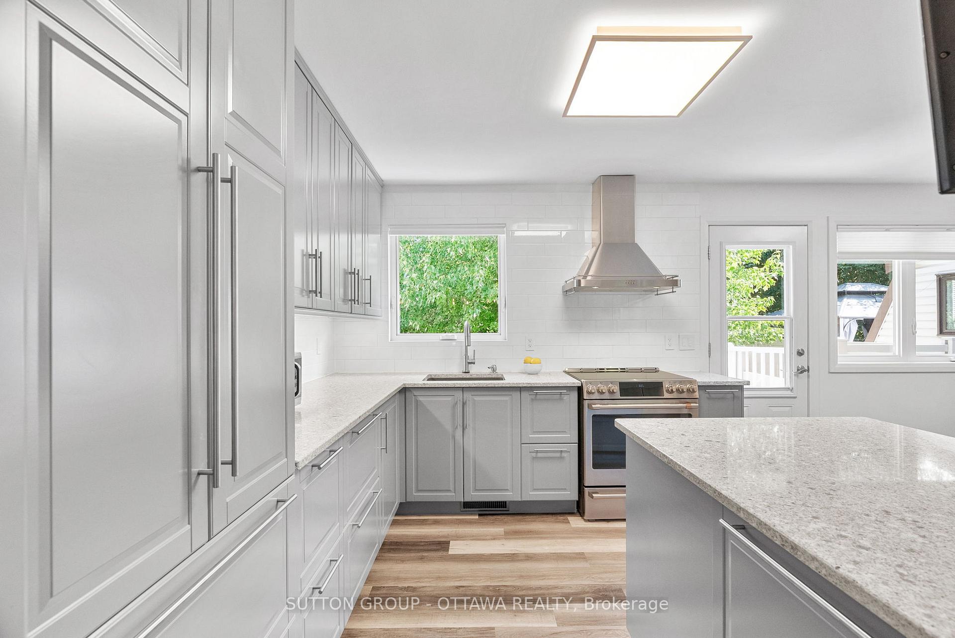 Photo 13 of 32 Flint Court, Ottawa, Barrhaven - Pheasant Run — HOMEH