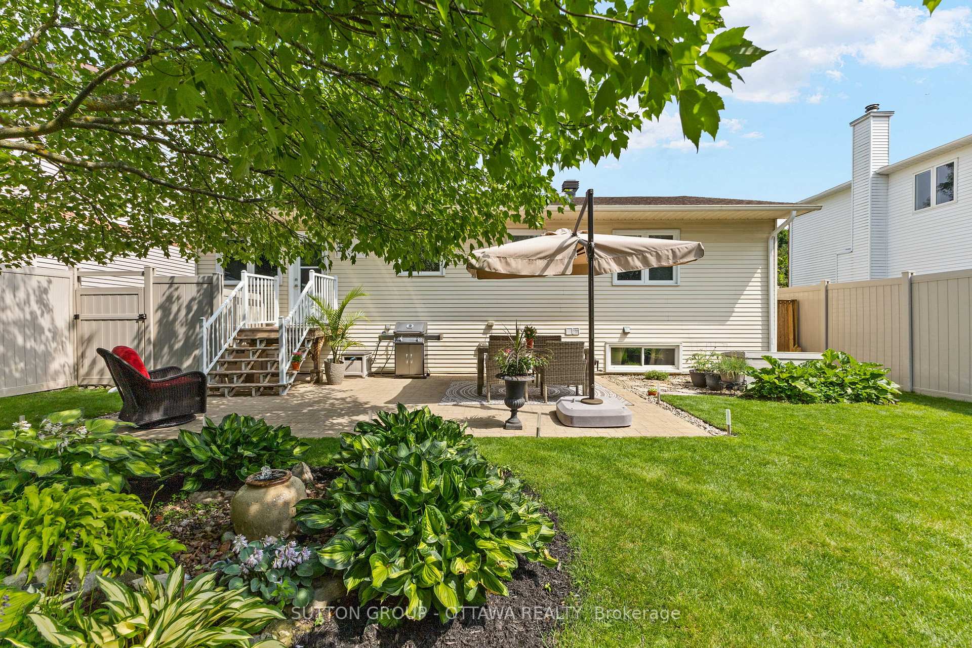 Photo 26 of 32 Flint Court, Ottawa, Barrhaven - Pheasant Run — HOMEH