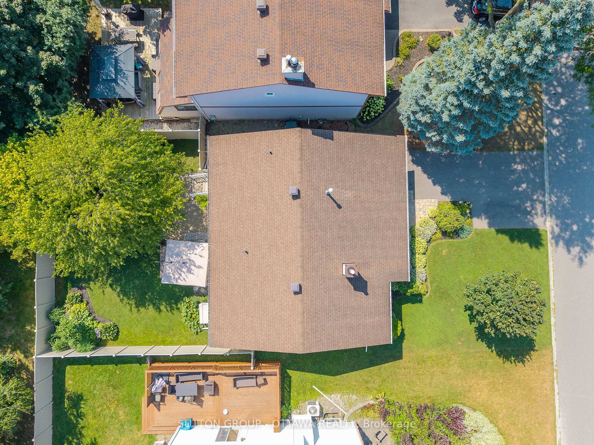 Photo 29 of 32 Flint Court, Ottawa, Barrhaven - Pheasant Run — HOMEH
