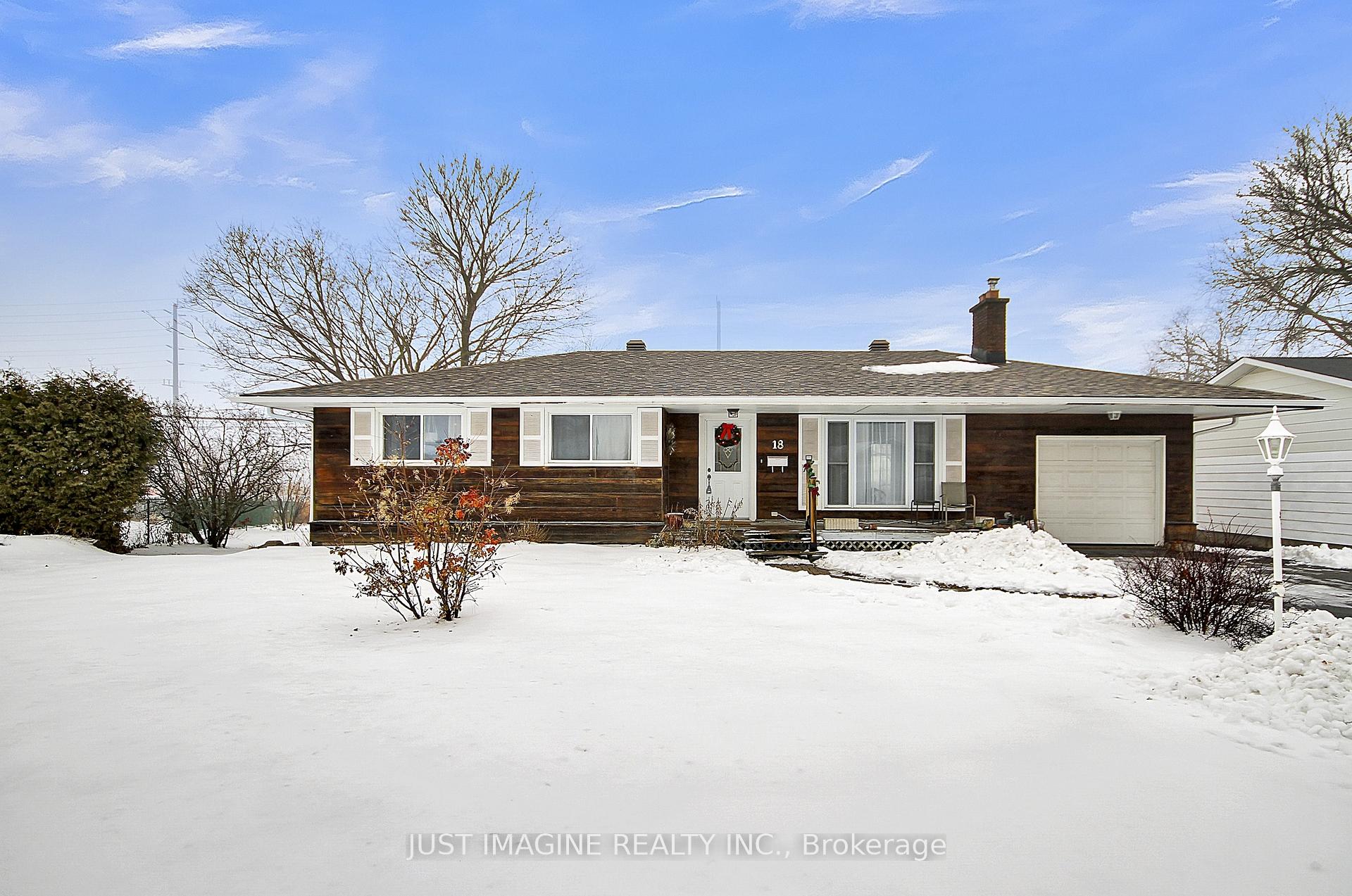 Photo 2 of 18 Tripp Crescent, Ottawa, Barrhaven - Pheasant Run — HOMEH