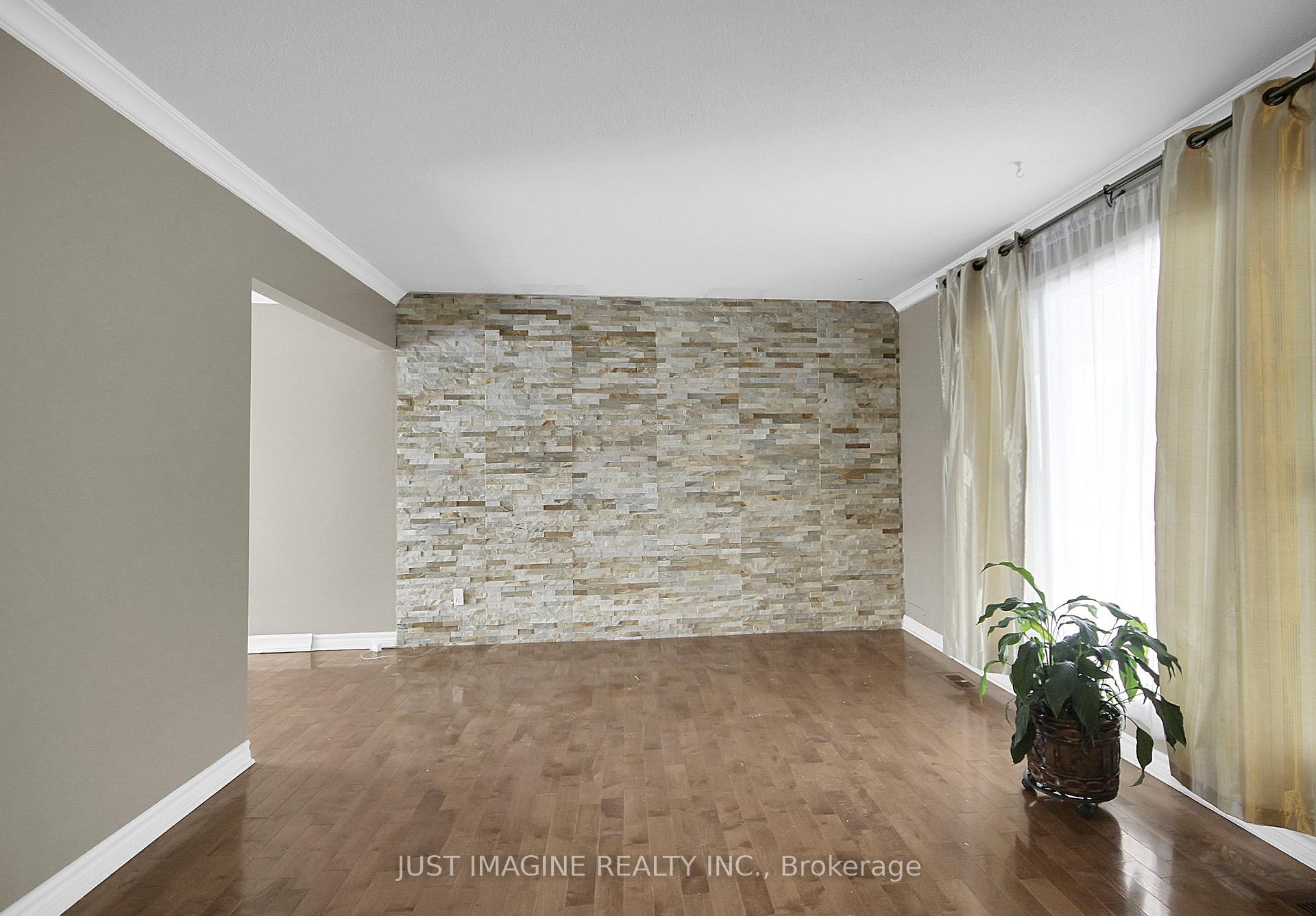 Photo 5 of 18 Tripp Crescent, Ottawa, Barrhaven - Pheasant Run — HOMEH
