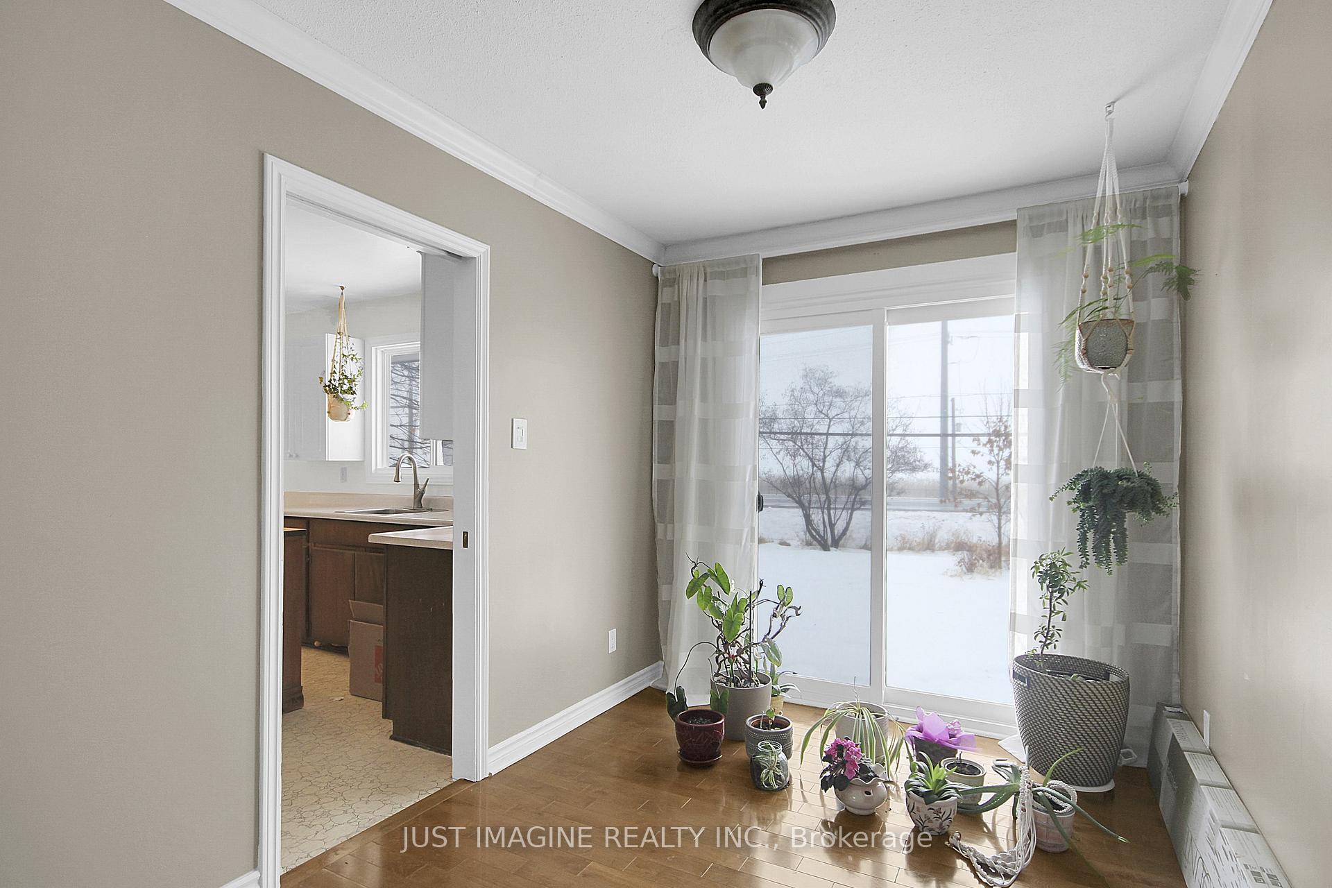 Photo 7 of 18 Tripp Crescent, Ottawa, Barrhaven - Pheasant Run — HOMEH