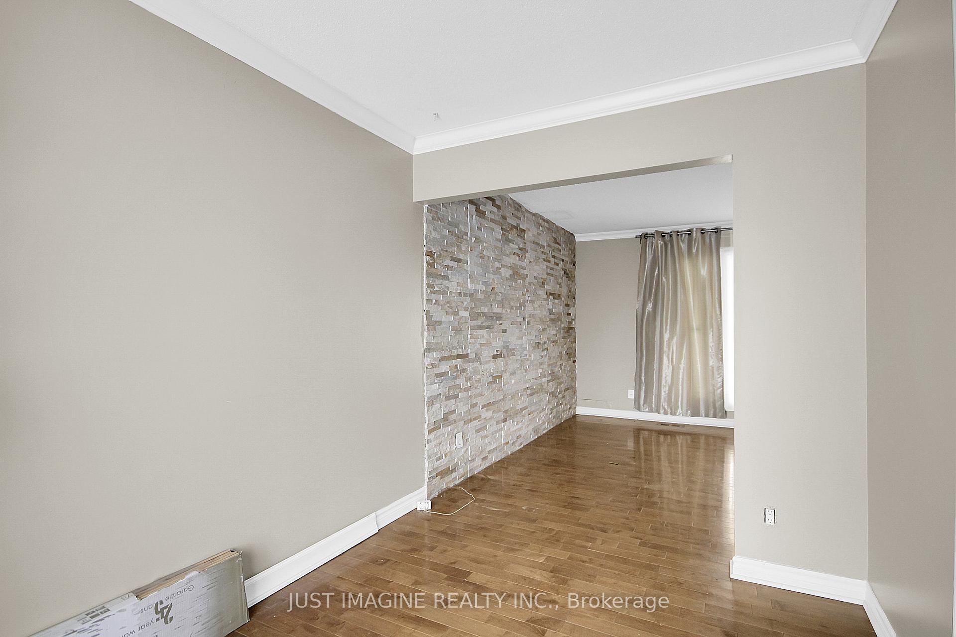 Photo 8 of 18 Tripp Crescent, Ottawa, Barrhaven - Pheasant Run — HOMEH
