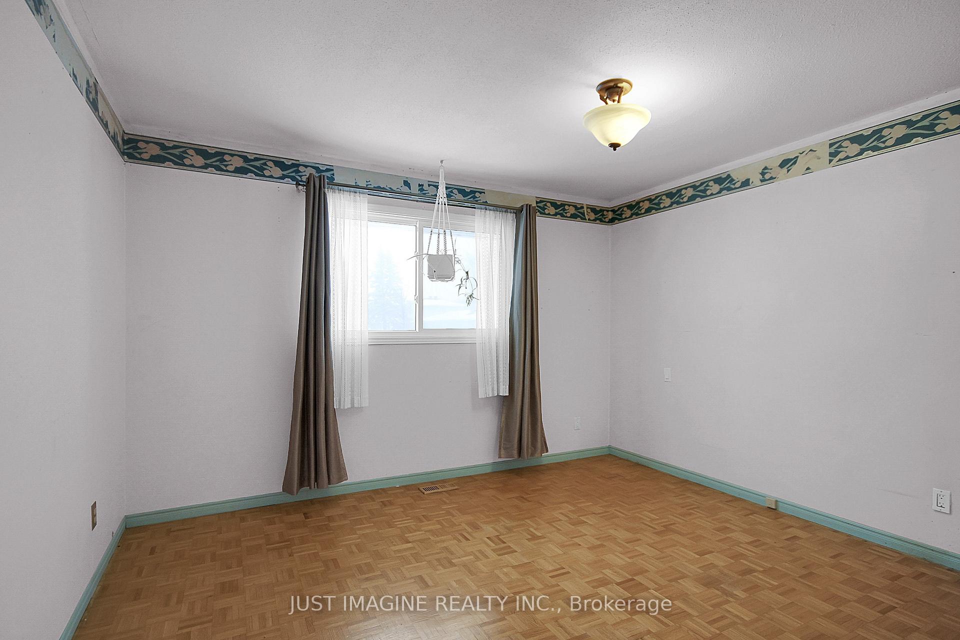 Photo 9 of 18 Tripp Crescent, Ottawa, Barrhaven - Pheasant Run — HOMEH