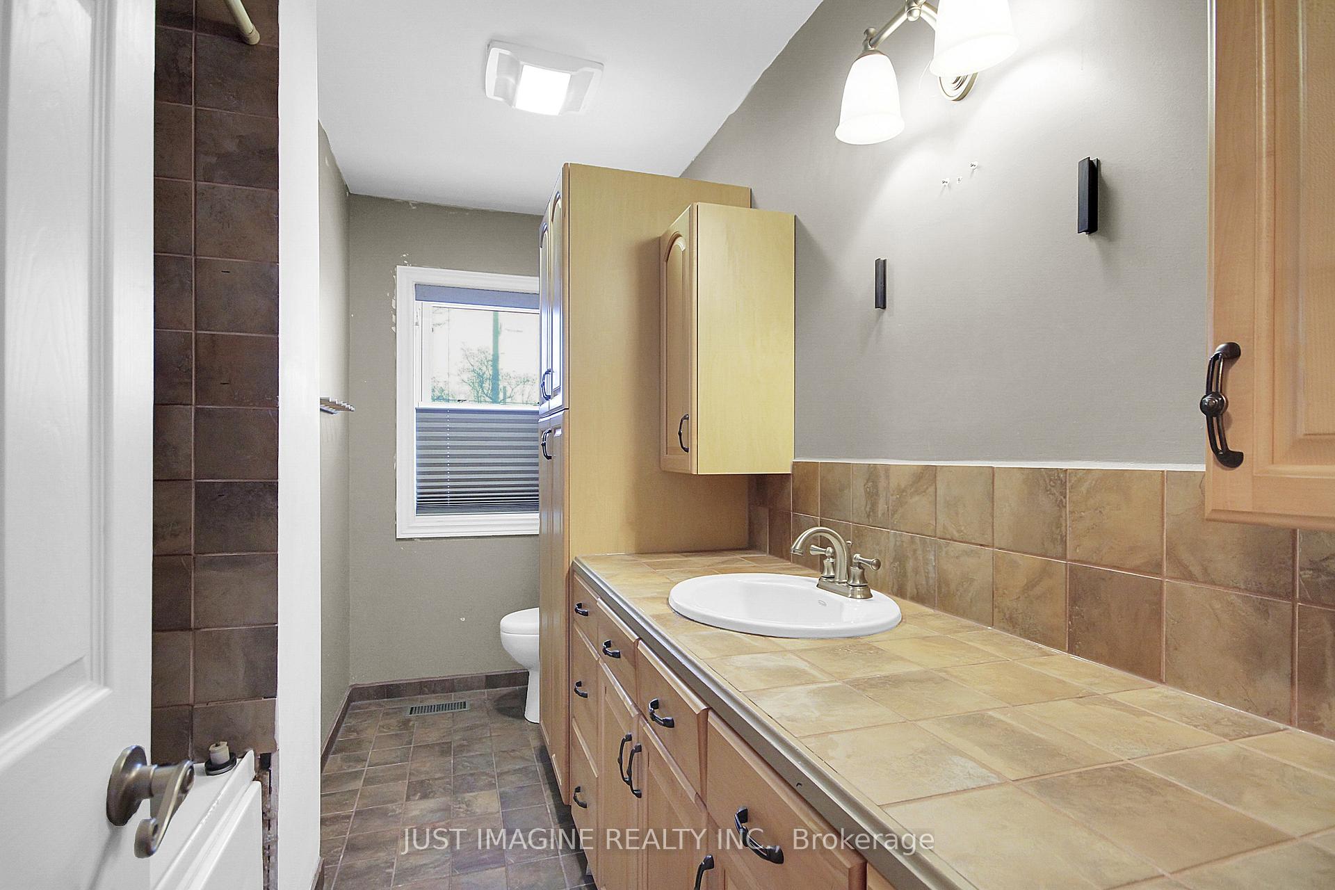 Photo 18 of 18 Tripp Crescent, Ottawa, Barrhaven - Pheasant Run — HOMEH