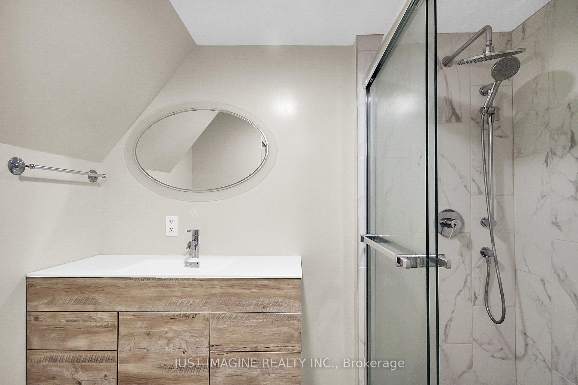 Photo 20 of 18 Tripp Crescent, Ottawa, Barrhaven - Pheasant Run — HOMEH