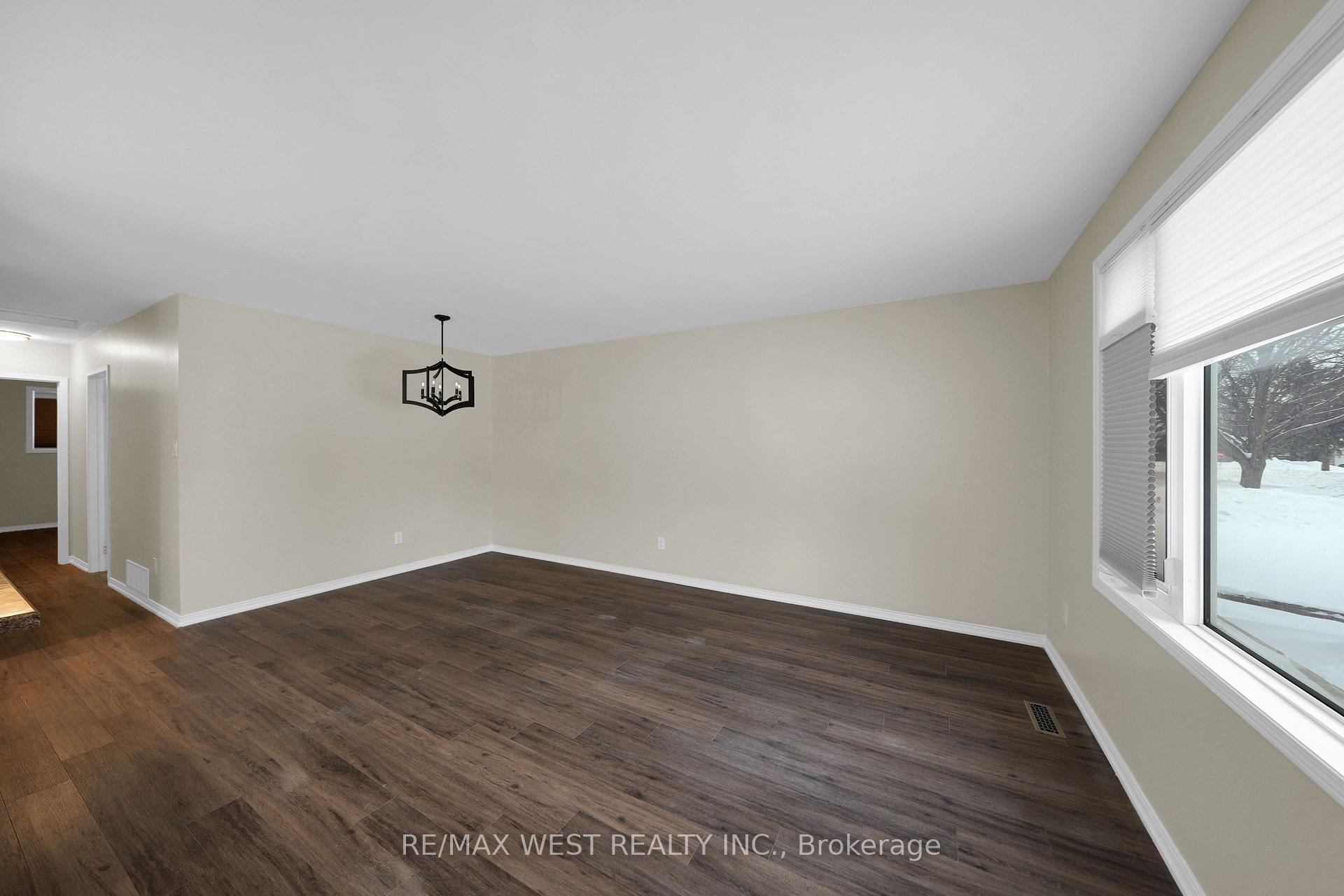 Photo 3 of 48 Collete Crescent, Barrie, Cundles East — HOMEH