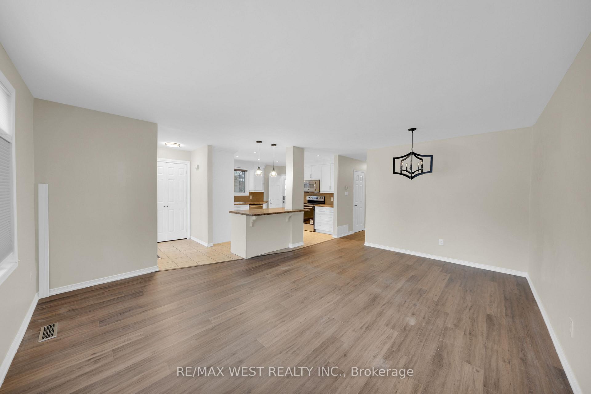 Photo 4 of 48 Collete Crescent, Barrie, Cundles East — HOMEH