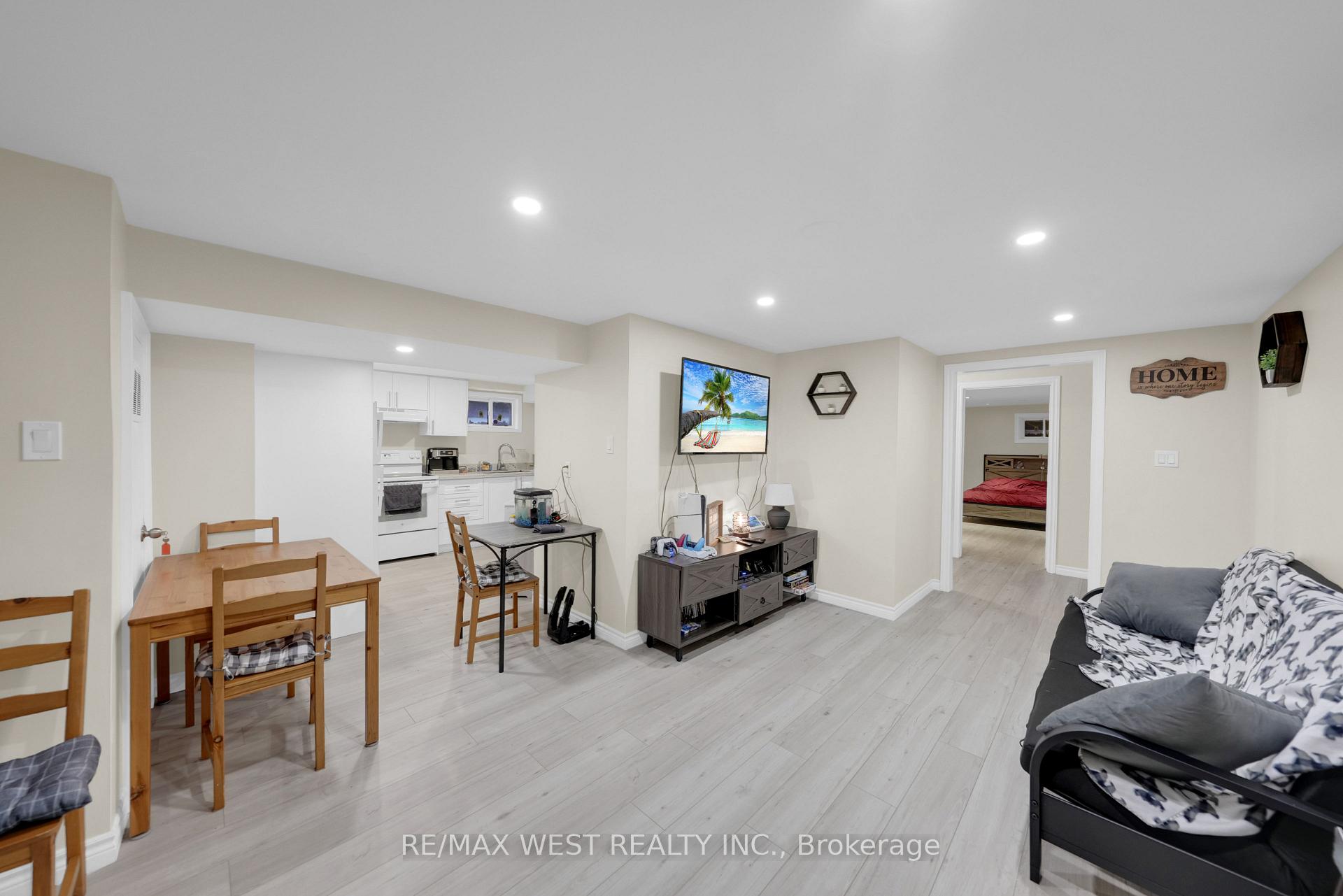 Photo 24 of 48 Collete Crescent, Barrie, Cundles East — HOMEH
