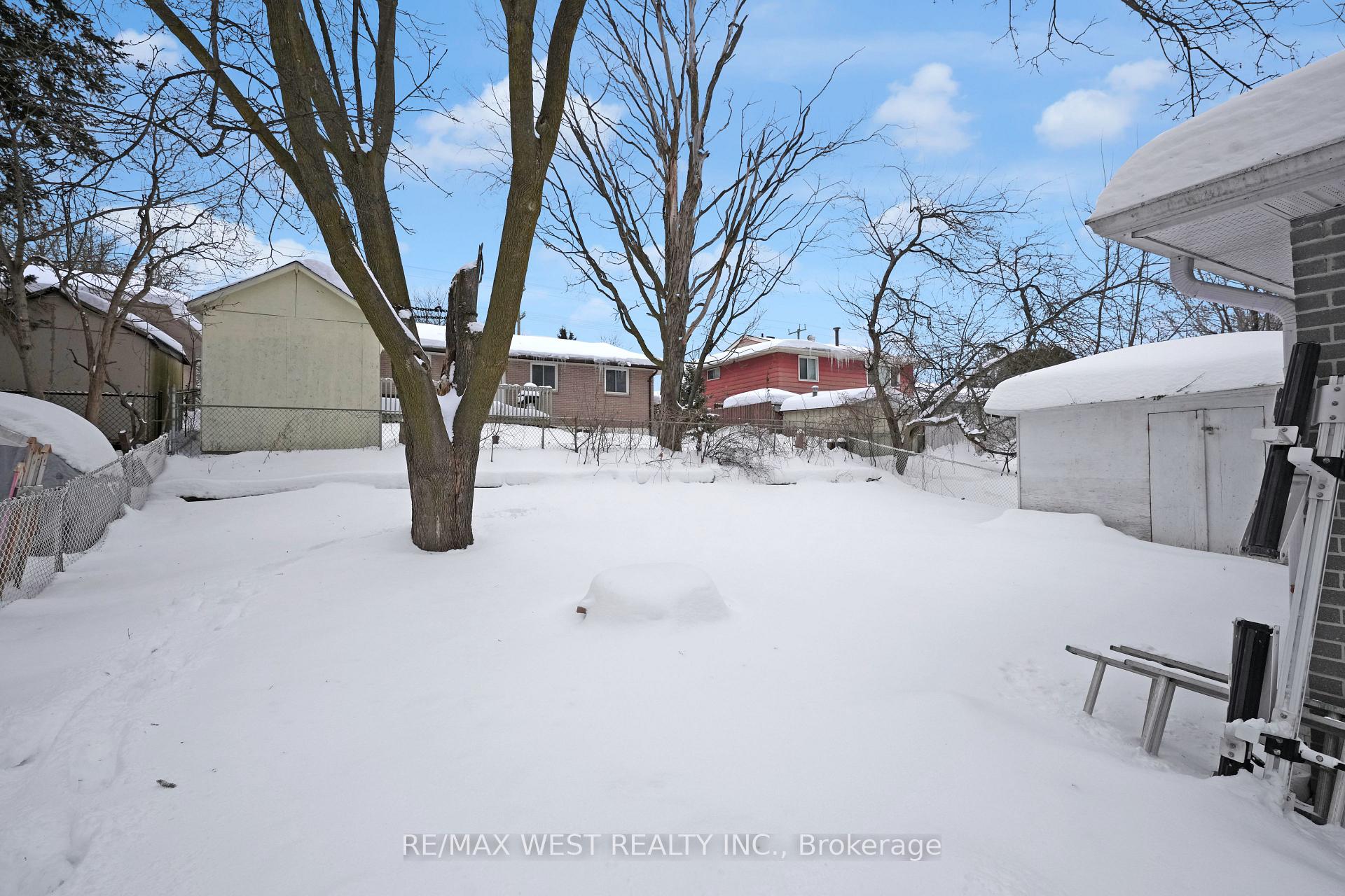 Photo 36 of 48 Collete Crescent, Barrie, Cundles East — HOMEH