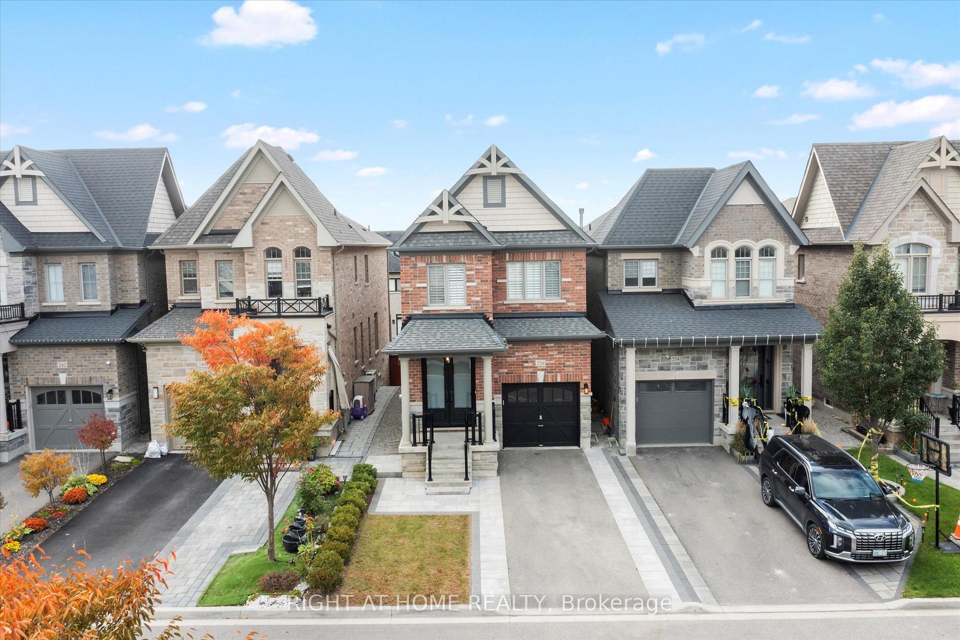 Photo 1 of 250 Cranbrook Crescent, Vaughan, Kleinburg — HOMEH